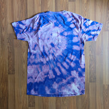 Load image into Gallery viewer, &#39;Indigo Salad&#39; Men&#39;s XL Short Sleeve Top
